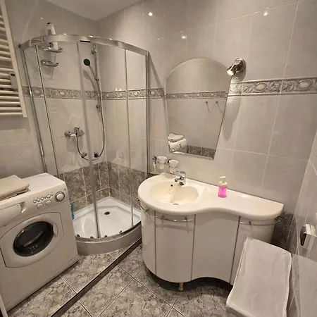 Apartament Poza Zgiełkiem Miasta, A Jednak Wszystko W Zasięgu *