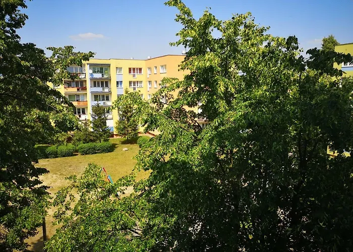 Poza Zgielkiem Miasta, A Jednak Wszystko W Zasiegu Lägenhet