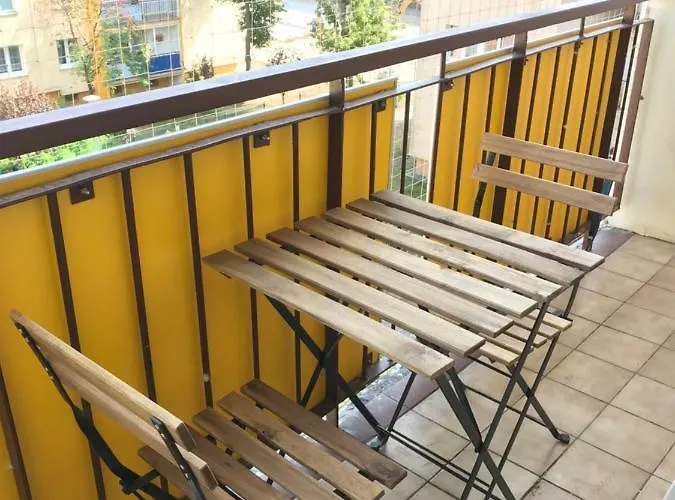 Poza Zgielkiem Miasta, A Jednak Wszystko W Zasiegu Lejlighed *